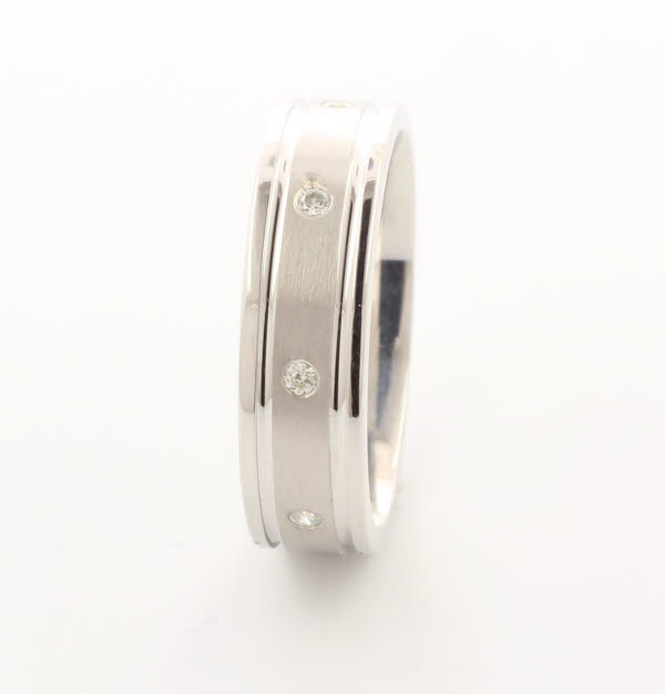 Patterned Designer White Gold Wedding Ring - Diligo